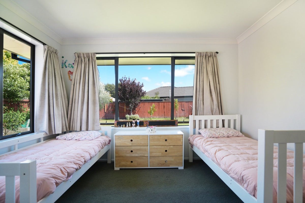 11 McMahon Drive, Aidanfield, Christchurch - Carousel 20
