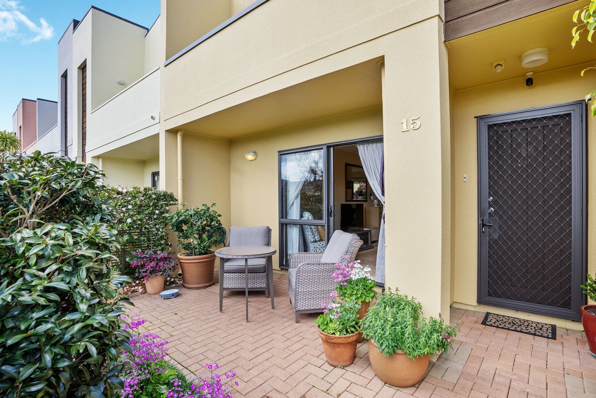 15 Puma Drive, Golflands, Auckland - Carousel 1