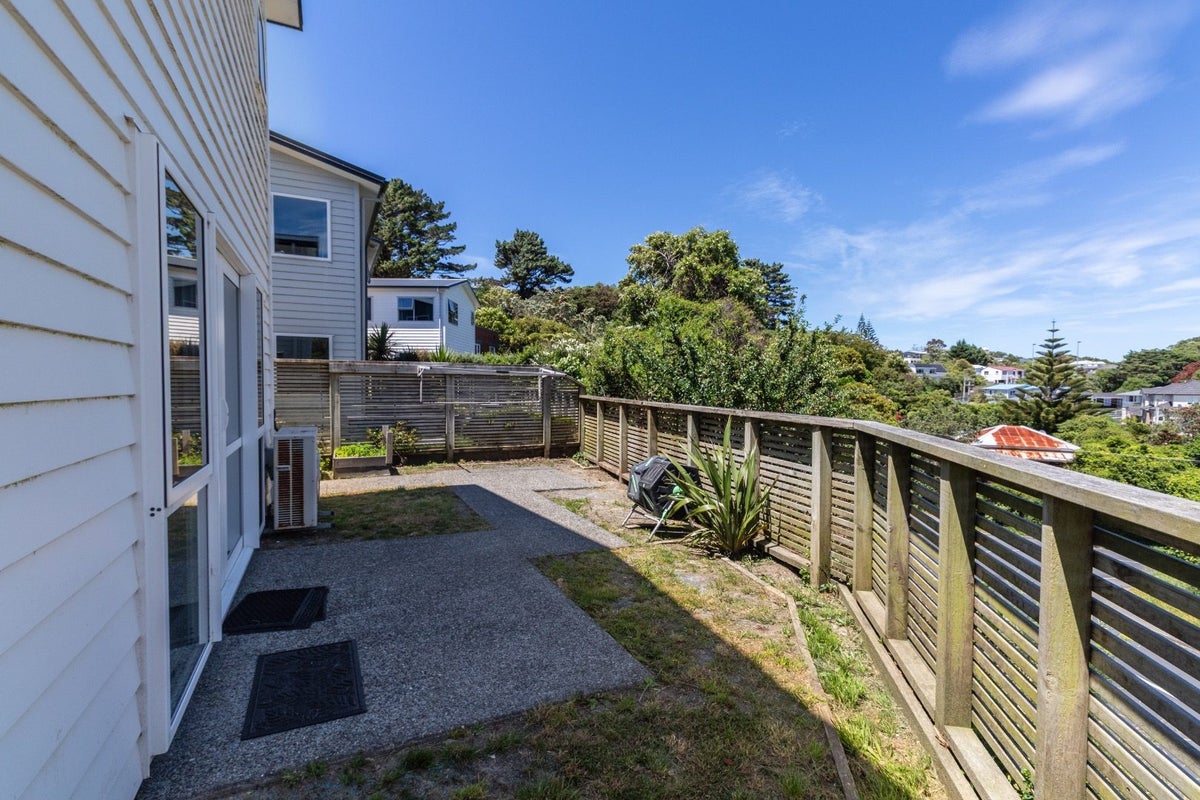 1/20 Glanmire Road, Newlands, Wellington - Carousel 19