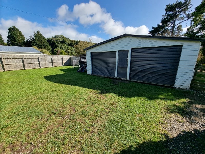 30 Bridge Street, Eketahuna - Carousel 11