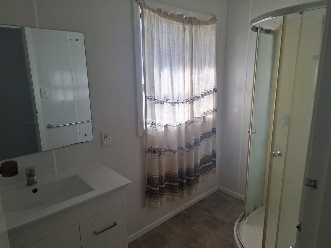 4 Greensboro Street, Hamilton East, Hamilton - Carousel 15