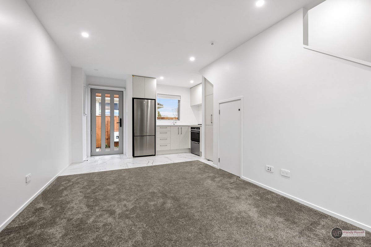 3/318 Oxford Terrace, Avalon, Lower Hutt - Carousel 2