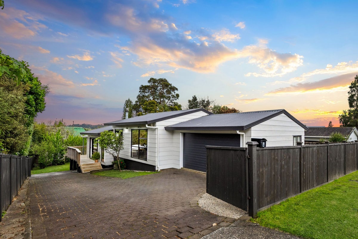 4 Macrocarpa Place, Ranui, Auckland - Carousel 1