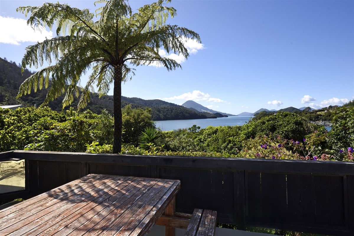 192 Elaine Bay Road, French Pass - Carousel 1