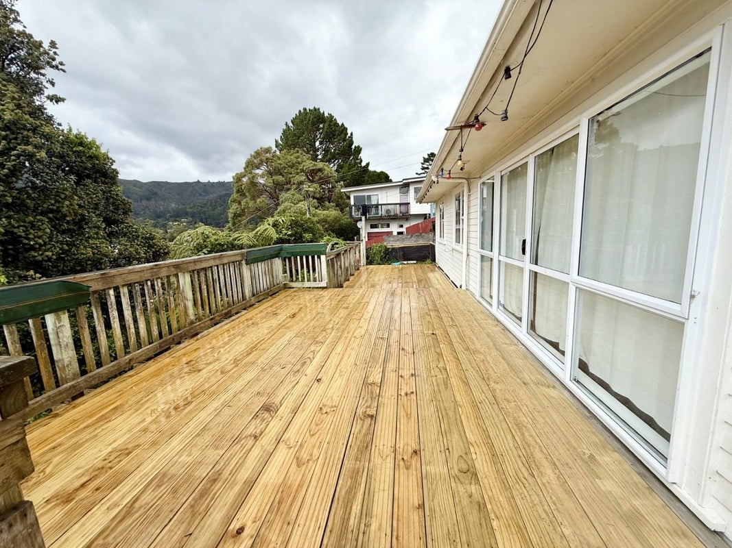 17 Amundsen Grove, Stokes Valley, Lower Hutt - Carousel 14