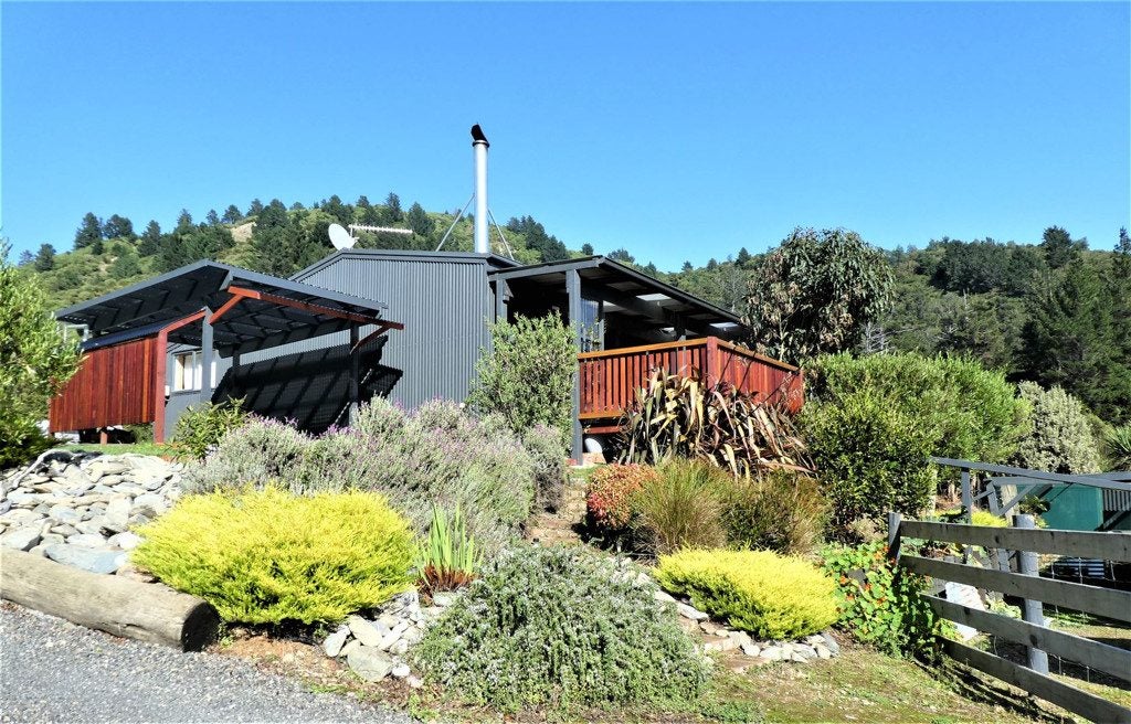 102 Boons Valley Road, Waikawa, Picton - Carousel 1