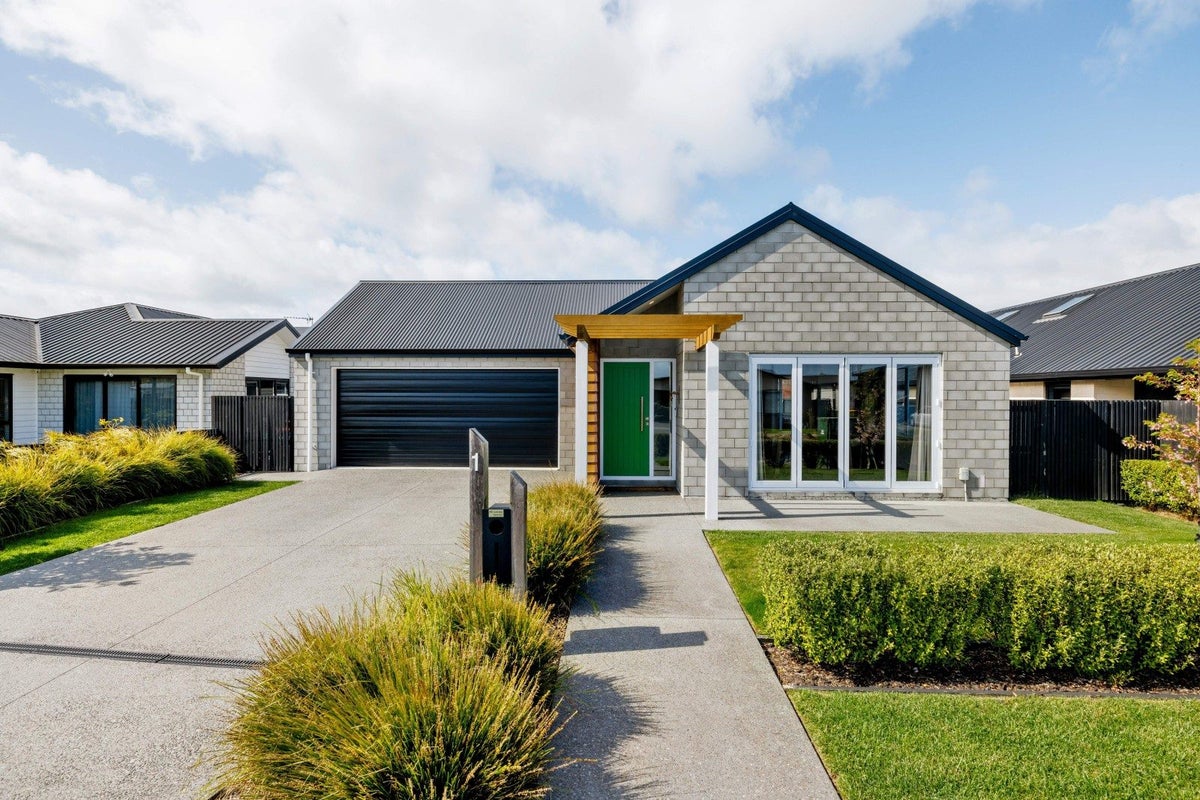 1 Lulu Avenue, Chartwell, Hamilton - Carousel 1