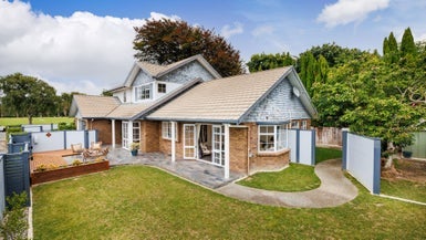 1 Ranara Court, West End, Palmerston North - Carousel 1