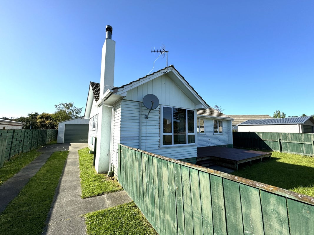 3 Kupe Place, Highbury, Palmerston North - Carousel 15