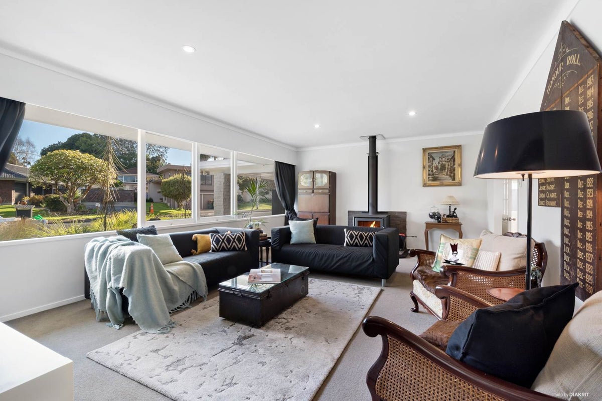 1 Kavanagh Place, Opaheke, Papakura - Carousel 2