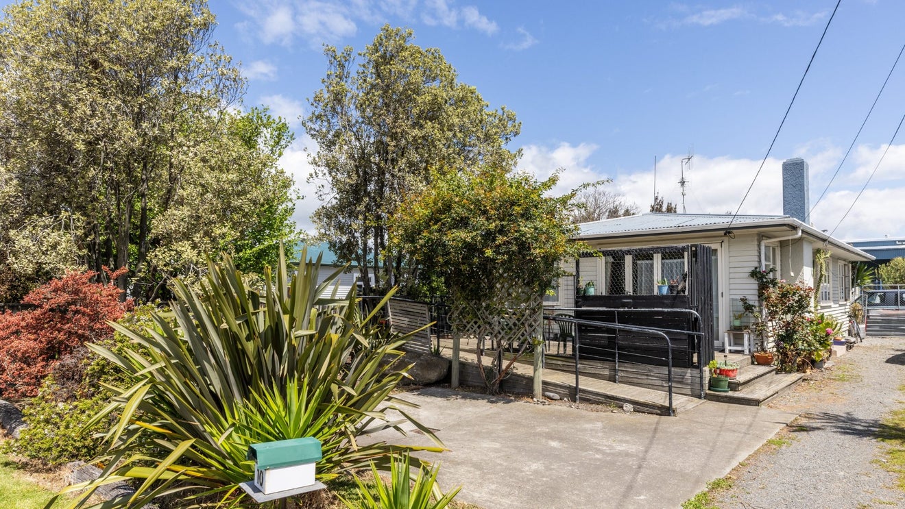 10 Station Road, Whakatu, Hastings - Carousel 1