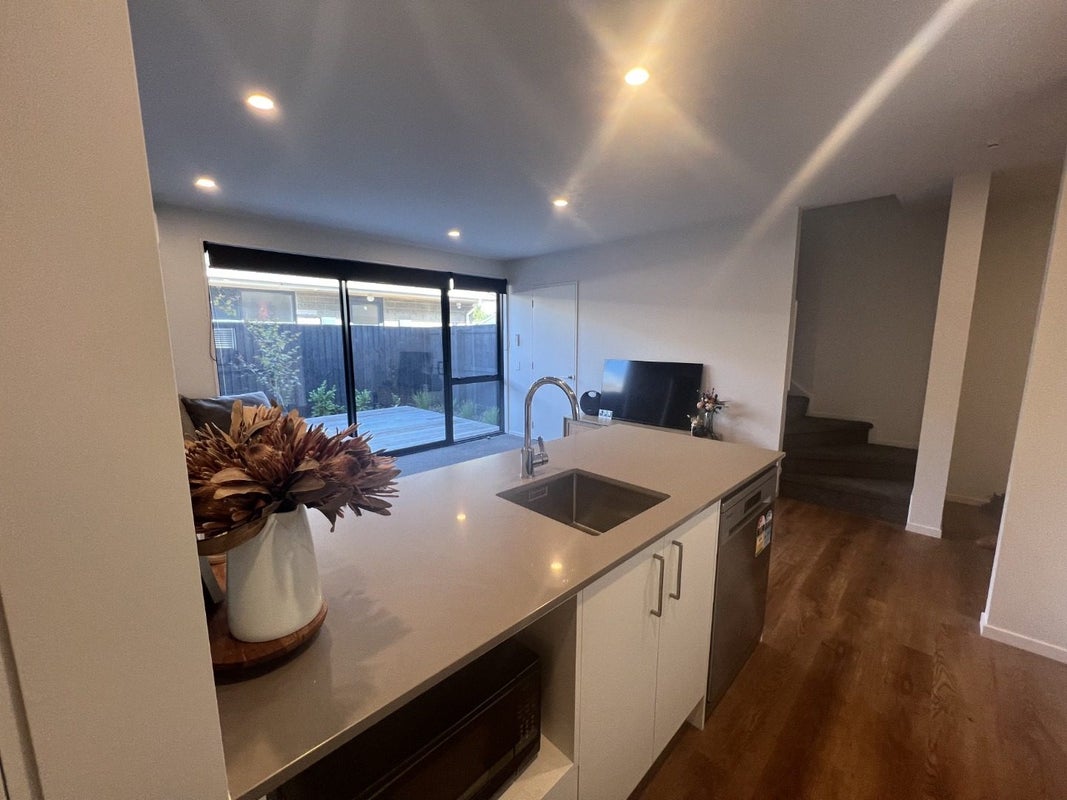 2/404 Armagh Street, Linwood, Christchurch - Carousel 2