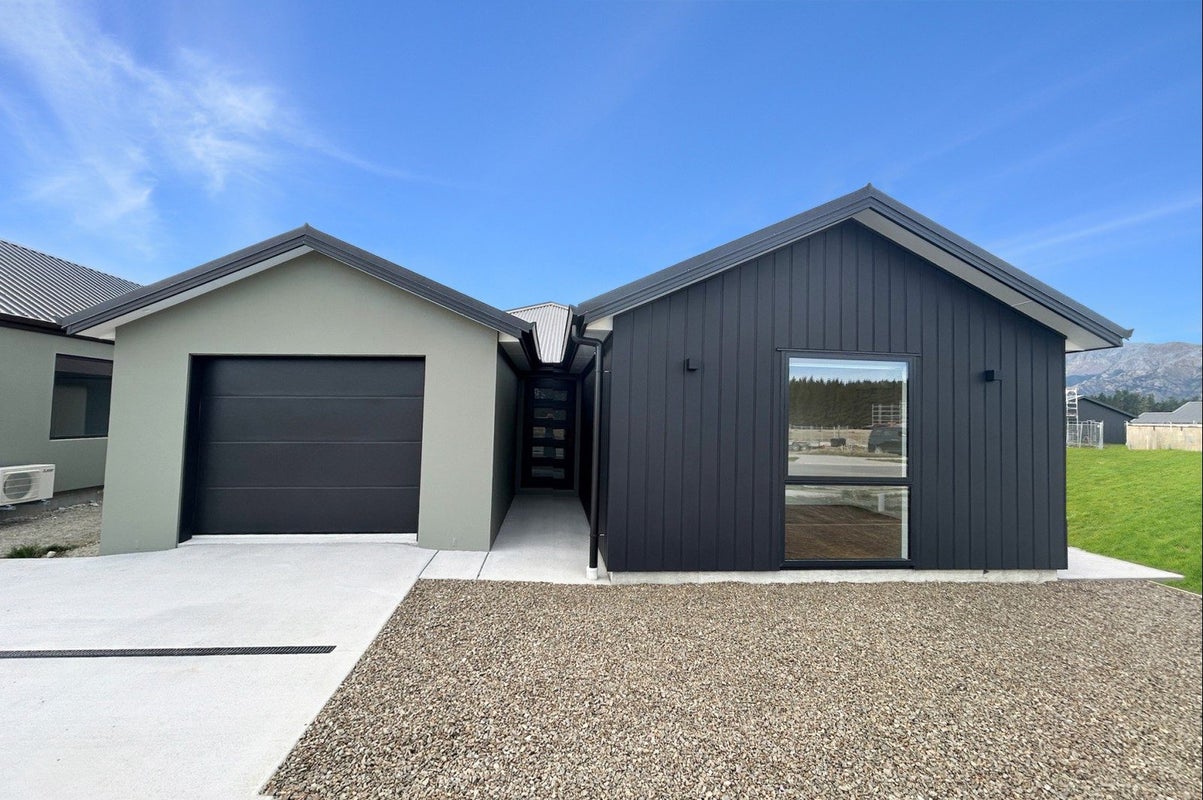 116 Burdon Loop, LAKE HAWEA - Carousel 1