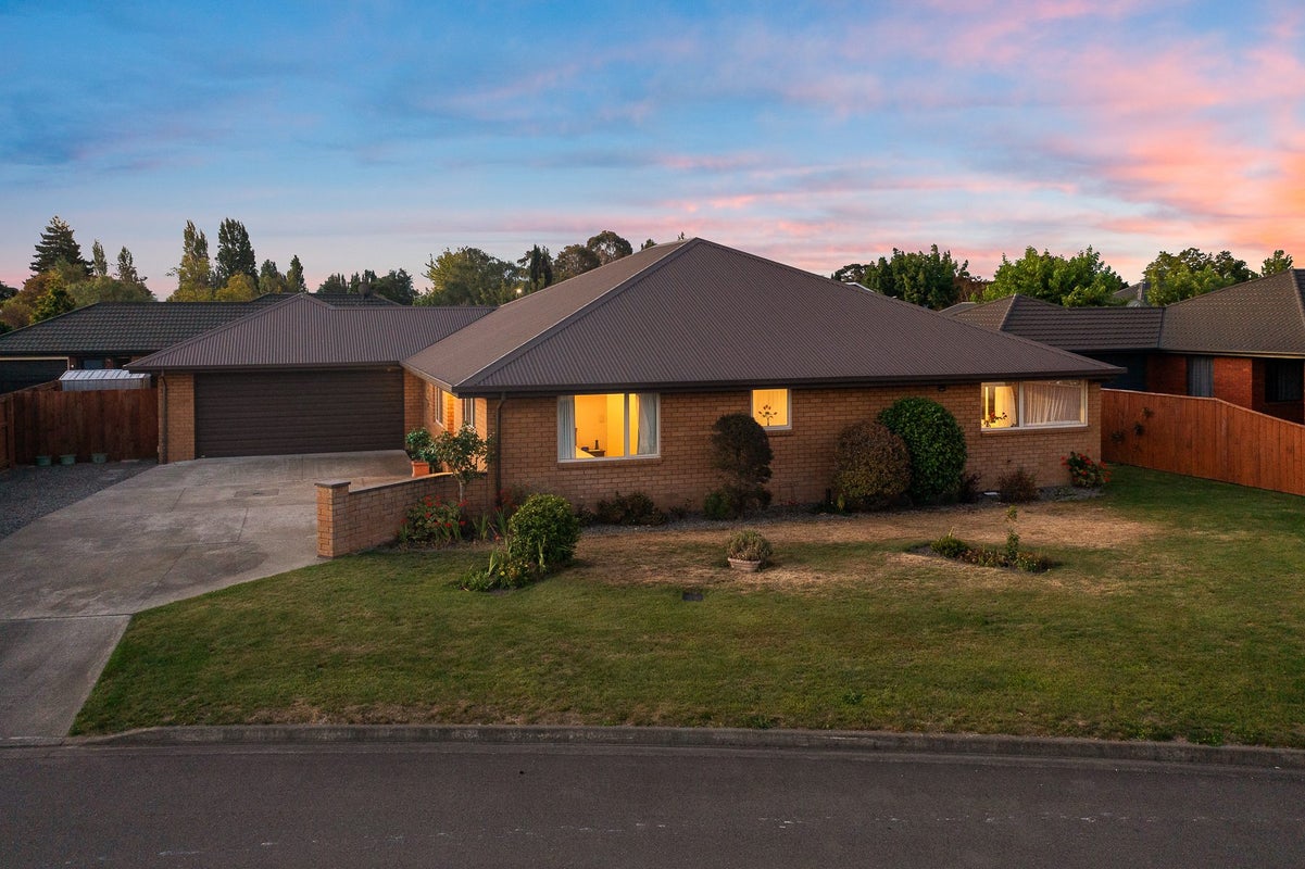 8 McKendry Street, Redwoodtown, Blenheim - Carousel 1