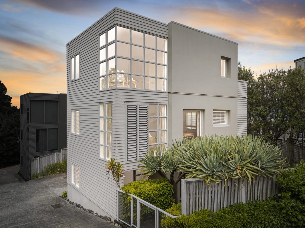 96B Anzac Street, Takapuna, Auckland - Carousel 1