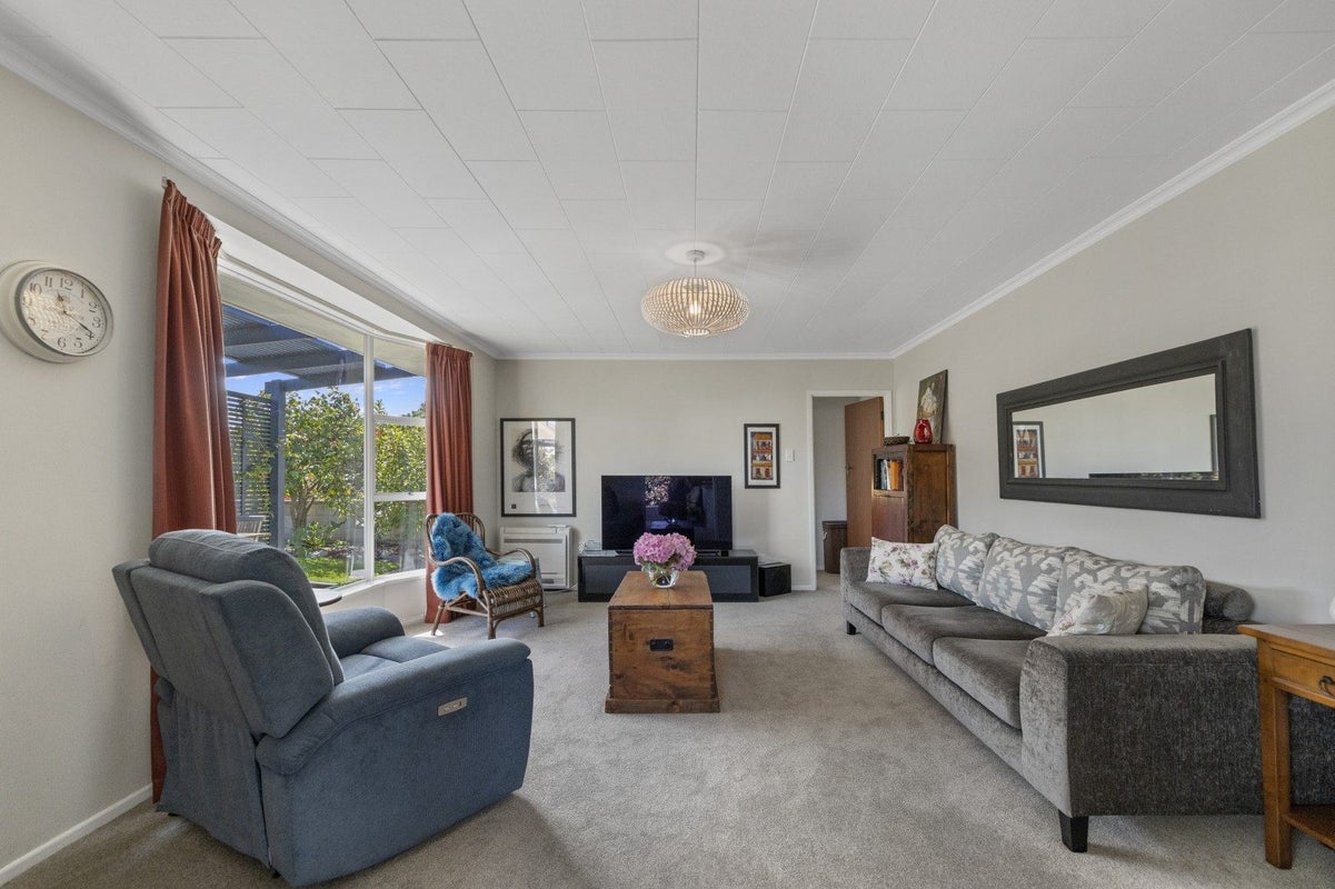 49 Hull Street, South Hill, Oamaru - Carousel 2