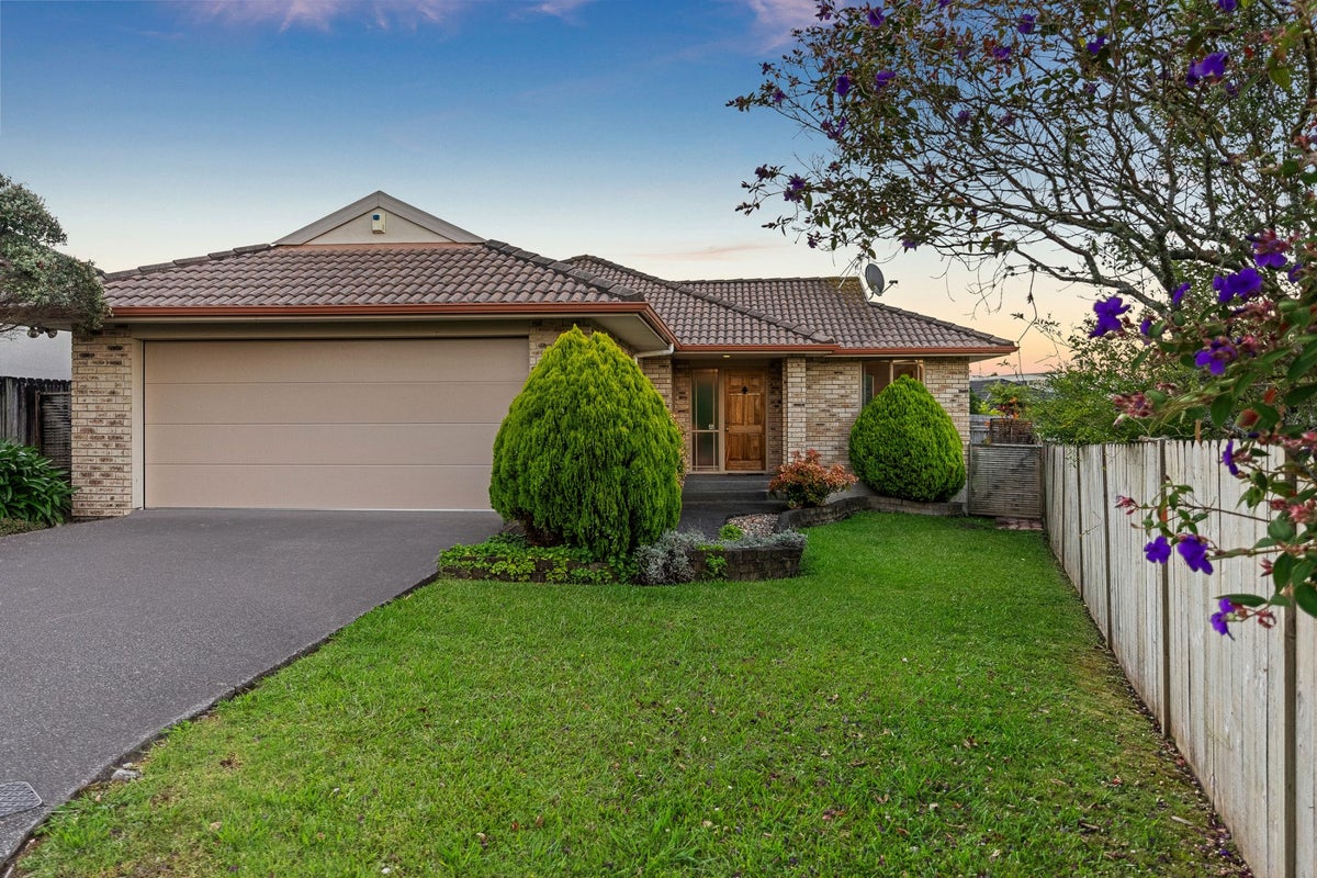 19 Pyrite Street, Westgate, Auckland - Carousel 1