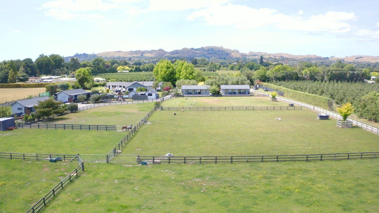 14 St Andrews Road, Havelock North, Hastings - Carousel 6