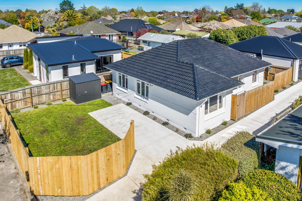 1 Shaftesbury Street, Avonhead, Christchurch - Carousel 1