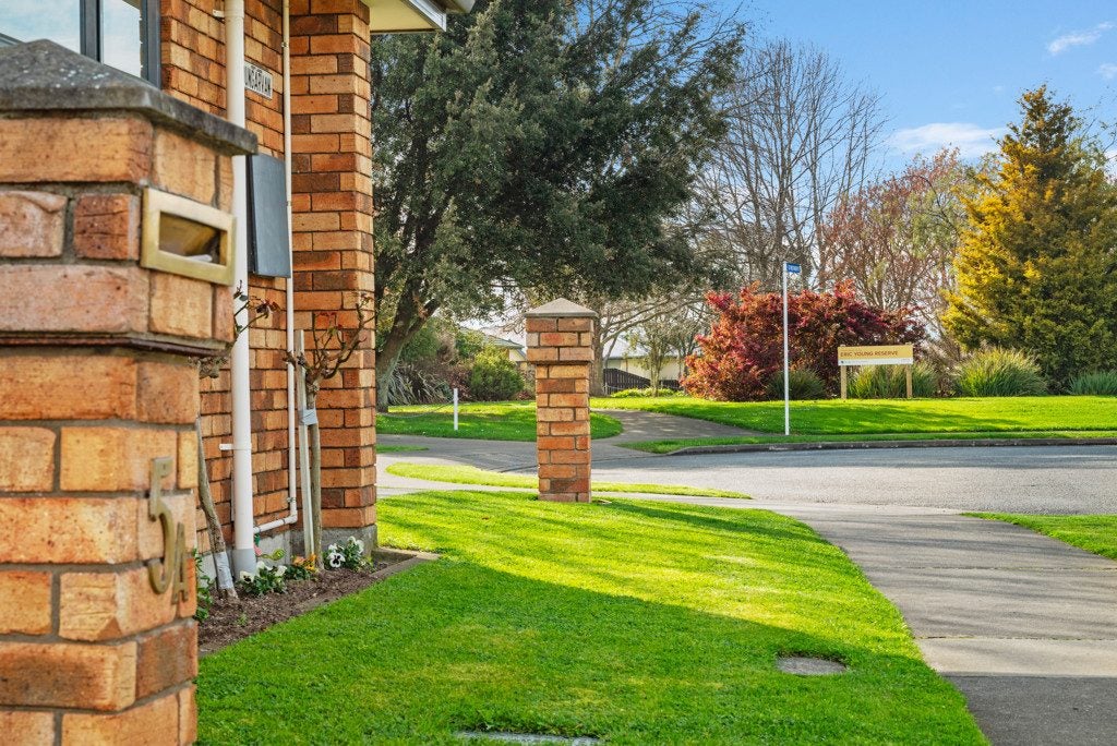 5A Robalan Place, Redwoodtown, Blenheim - Carousel 1