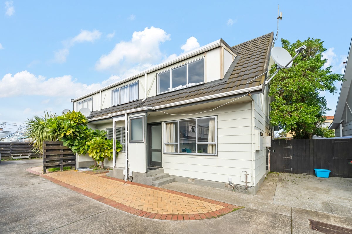 3/6 Richmond Street, Petone, Lower Hutt - Carousel 1