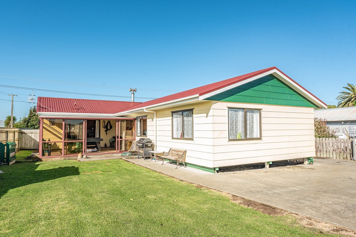 49 Manuka Street, Castlecliff, Whanganui - Carousel 2