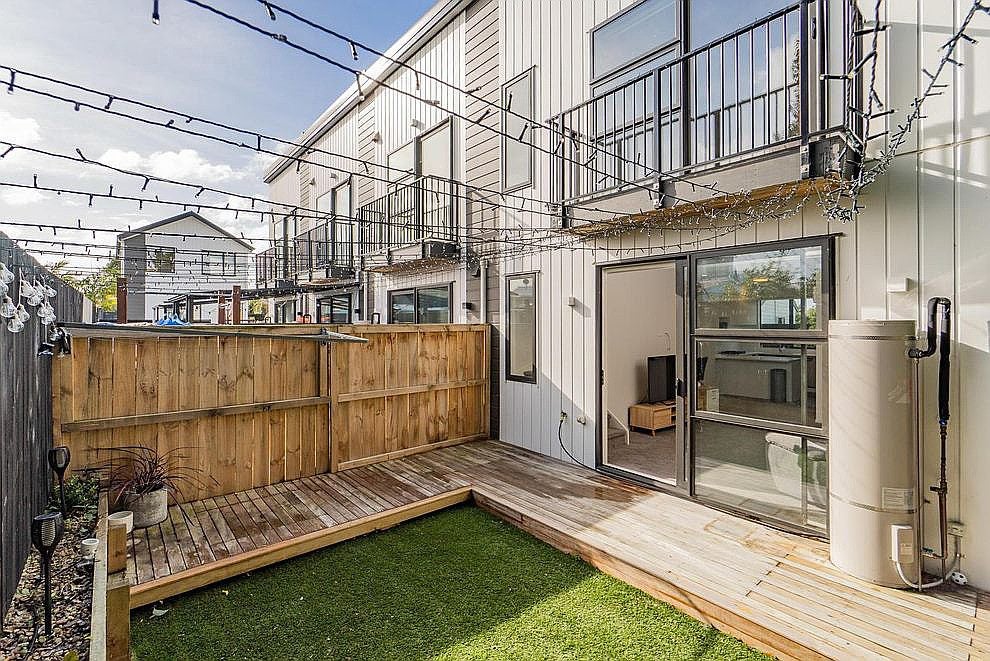 4A Montmere Avenue, Te Atatu Peninsula, Auckland - Carousel 1