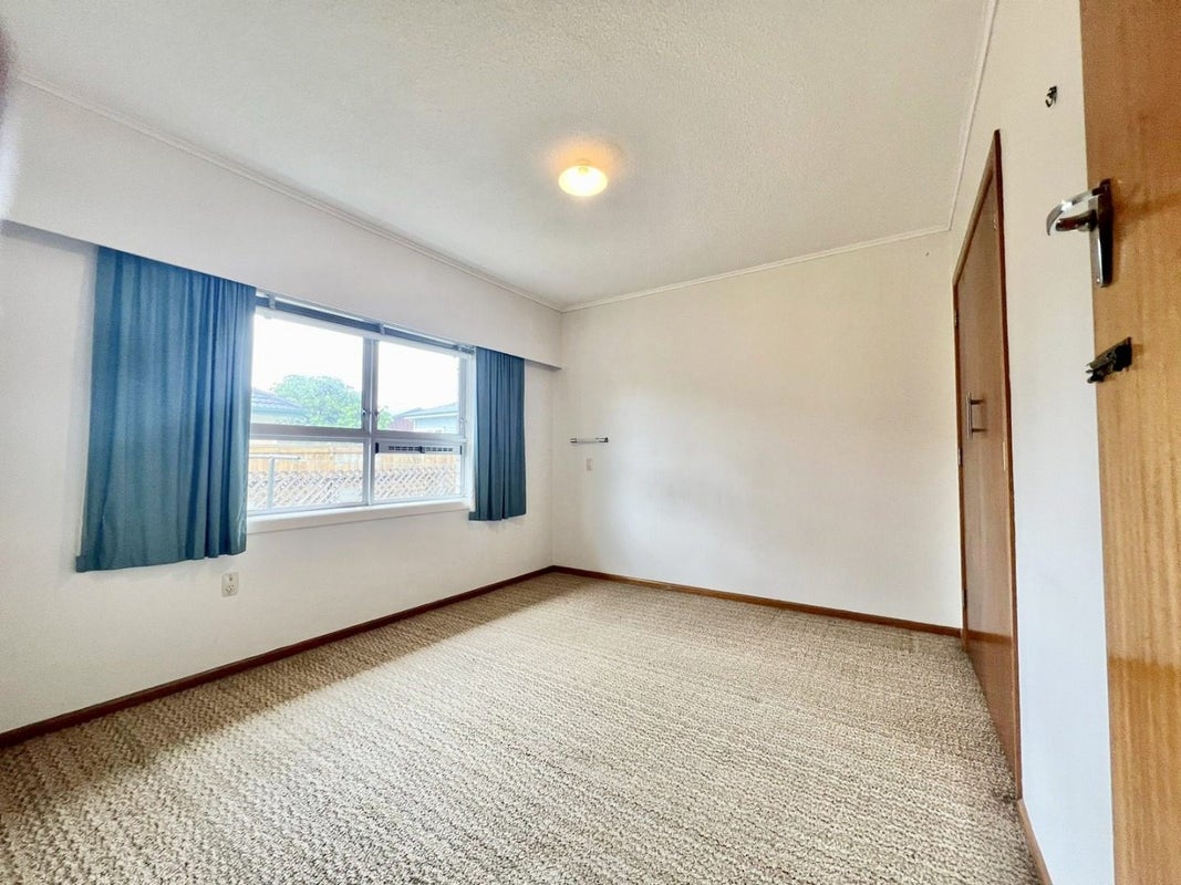 1051 Heaphy Terrace, Fairfield, Hamilton - Carousel 10