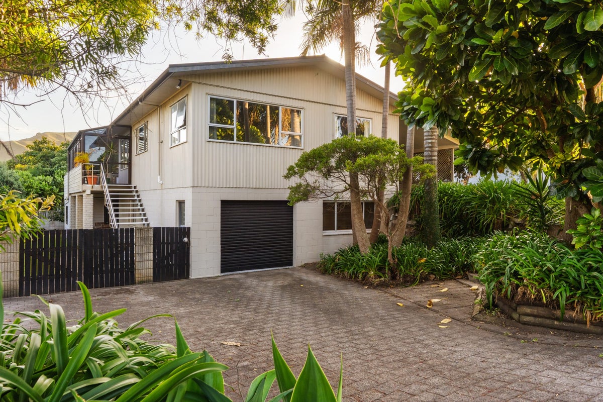 2 Lysnar Street, Okitu, Gisborne - Carousel 2