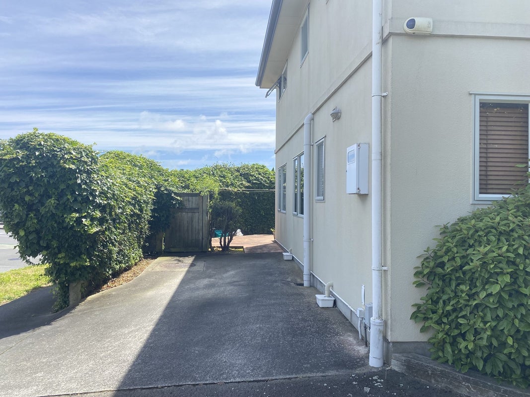 1B Bould Street, Johnsonville, Wellington - Carousel 14