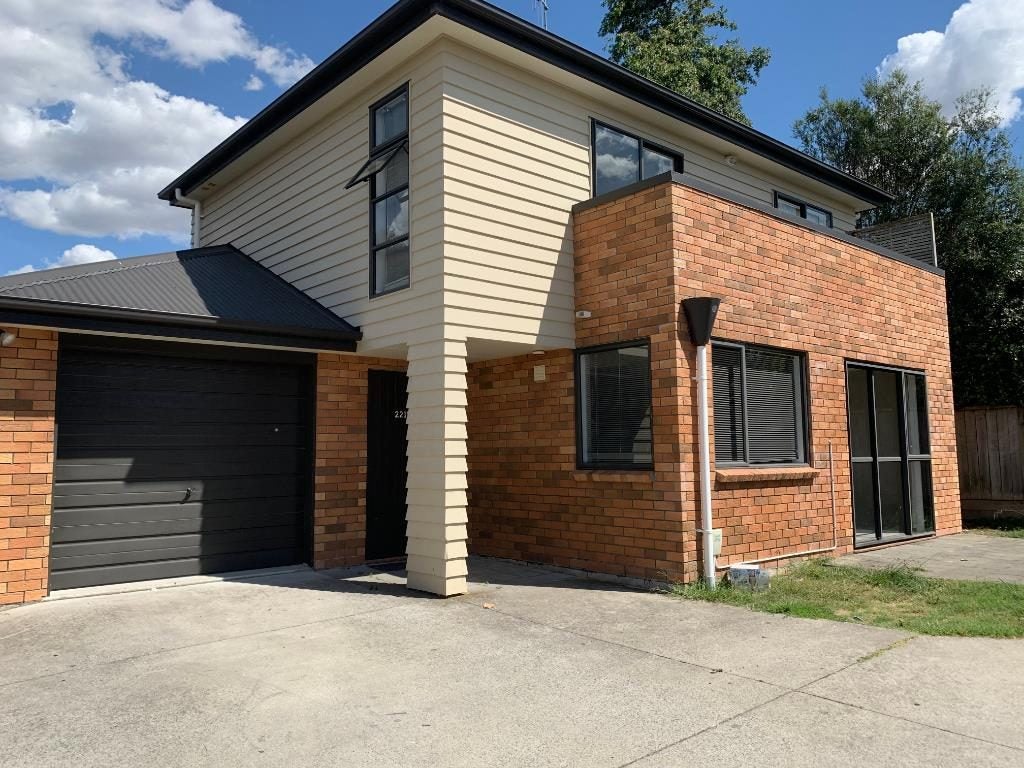 221B Fox Street, Hamilton East, Hamilton - Carousel 1