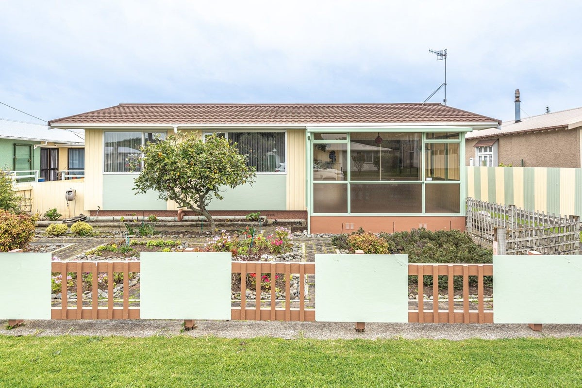 73 Polson Street, Castlecliff, Whanganui - Carousel 1