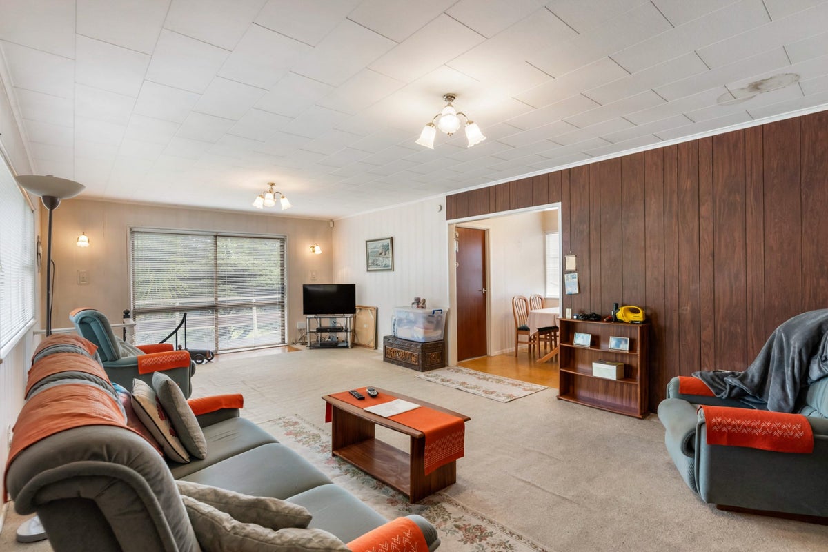 37 Diana Drive, Glenfield, Auckland - Carousel 2