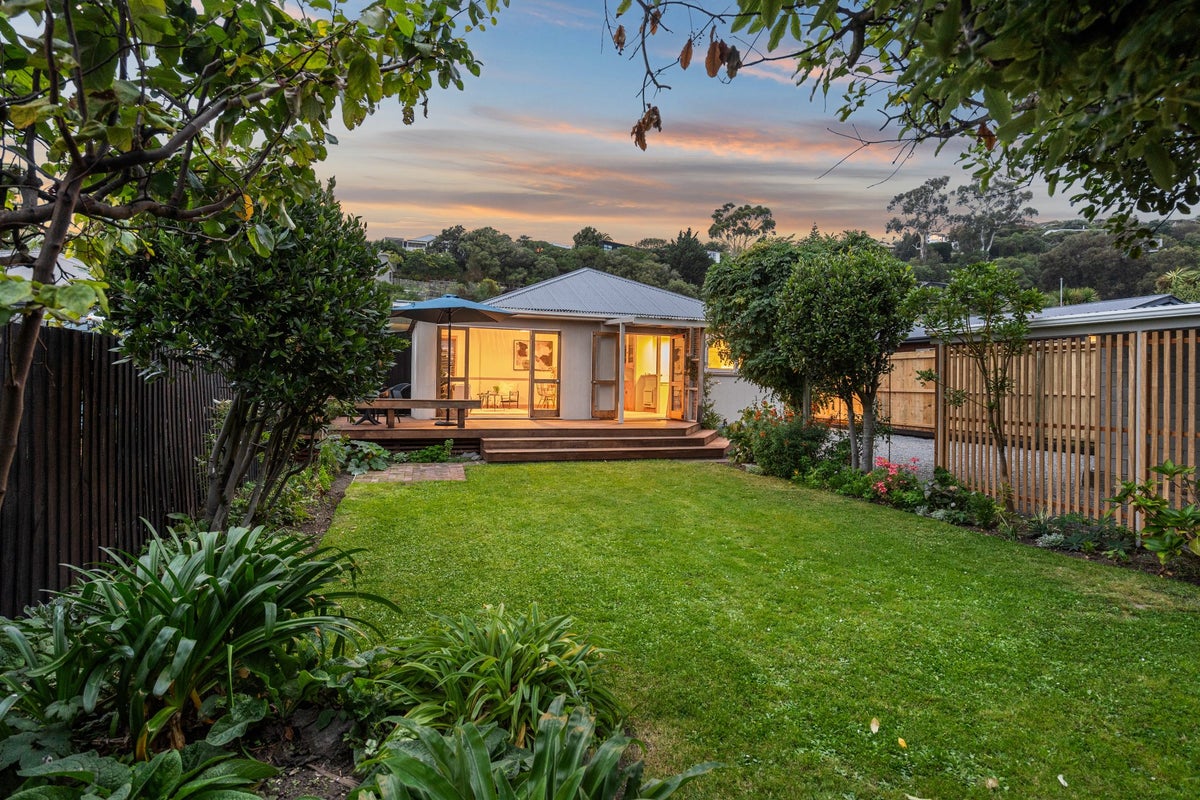 18 Augusta Street, Redcliffs, Christchurch - Carousel 1