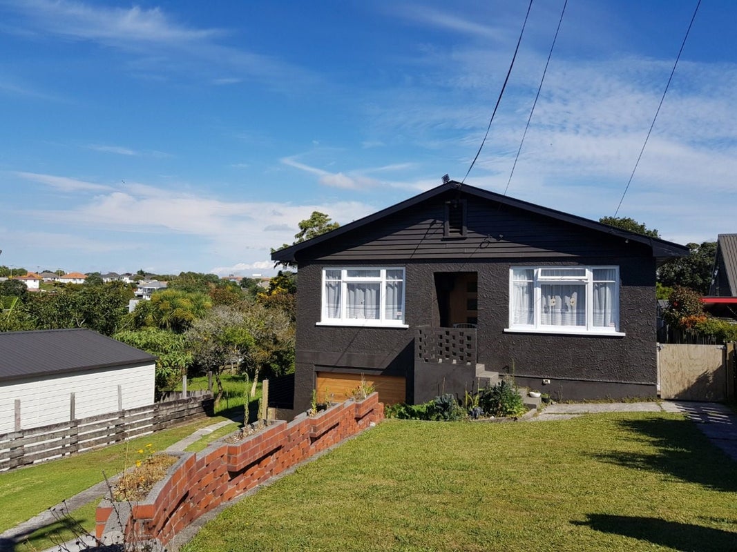 18 Moana Crescent, Blagdon, New Plymouth - Carousel 1