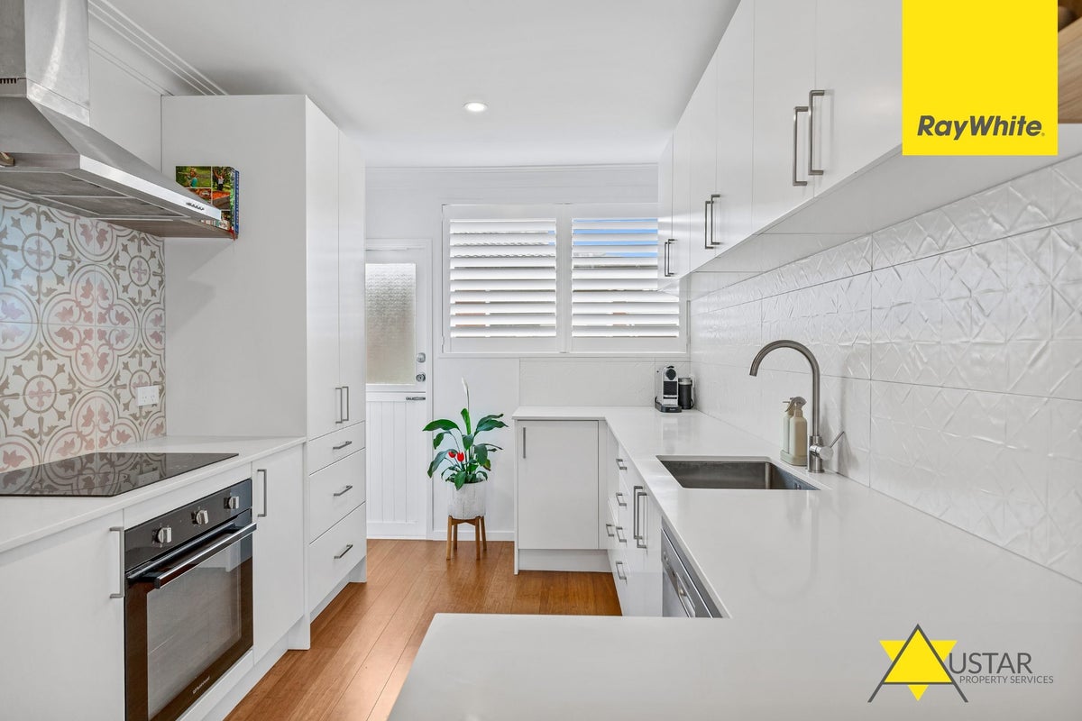 2/126 Astley Avenue, New Lynn, Auckland - Carousel 2
