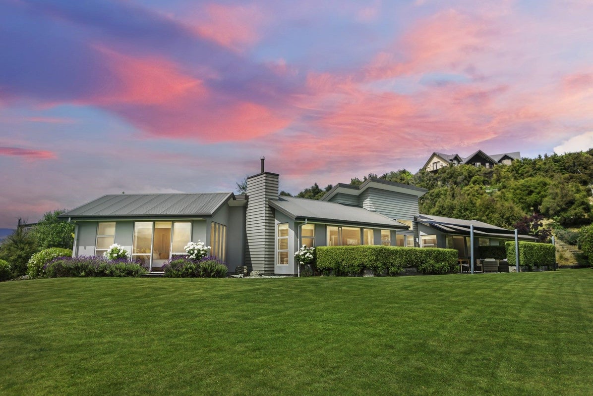 26 Hardie Place, Albert Town, Wanaka - Carousel 1
