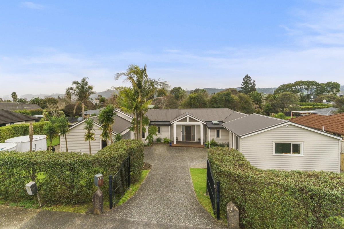 28 Station Road, Huapai, Kumeu - Carousel 1