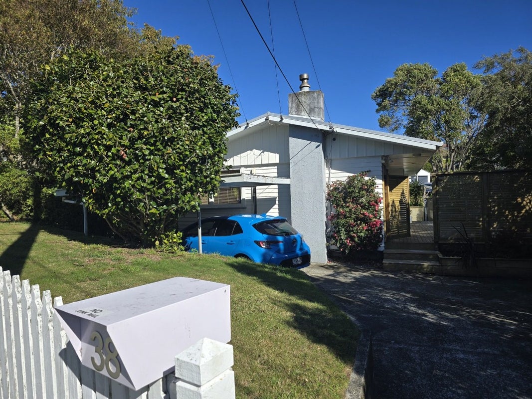38 Catherine Crescent, Paparangi, Wellington - Carousel 15