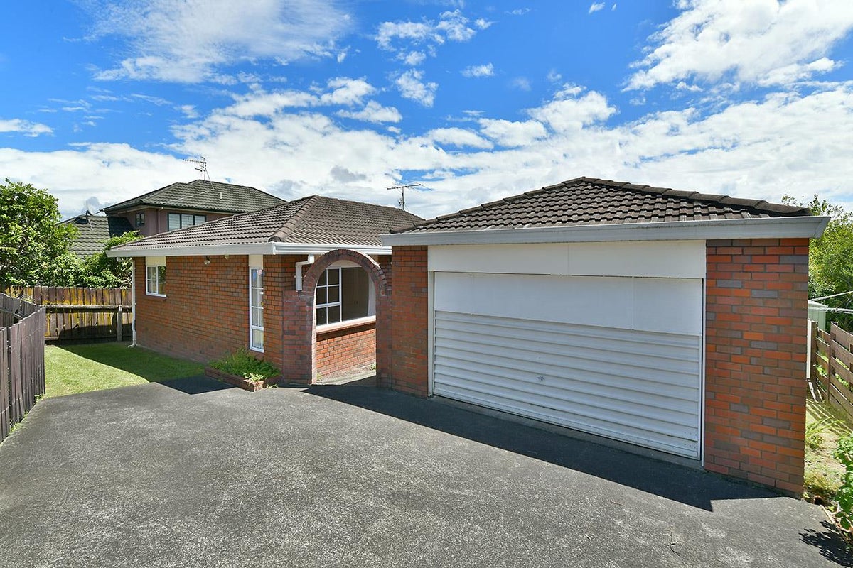 2/71 Browns Bay Road, Browns Bay, Auckland - Carousel 1