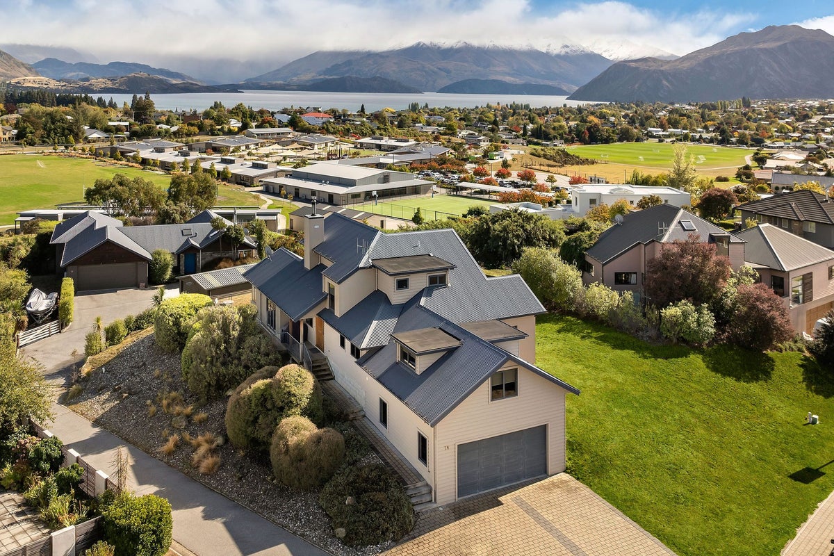 74 Kings Drive, Wanaka - Carousel 1
