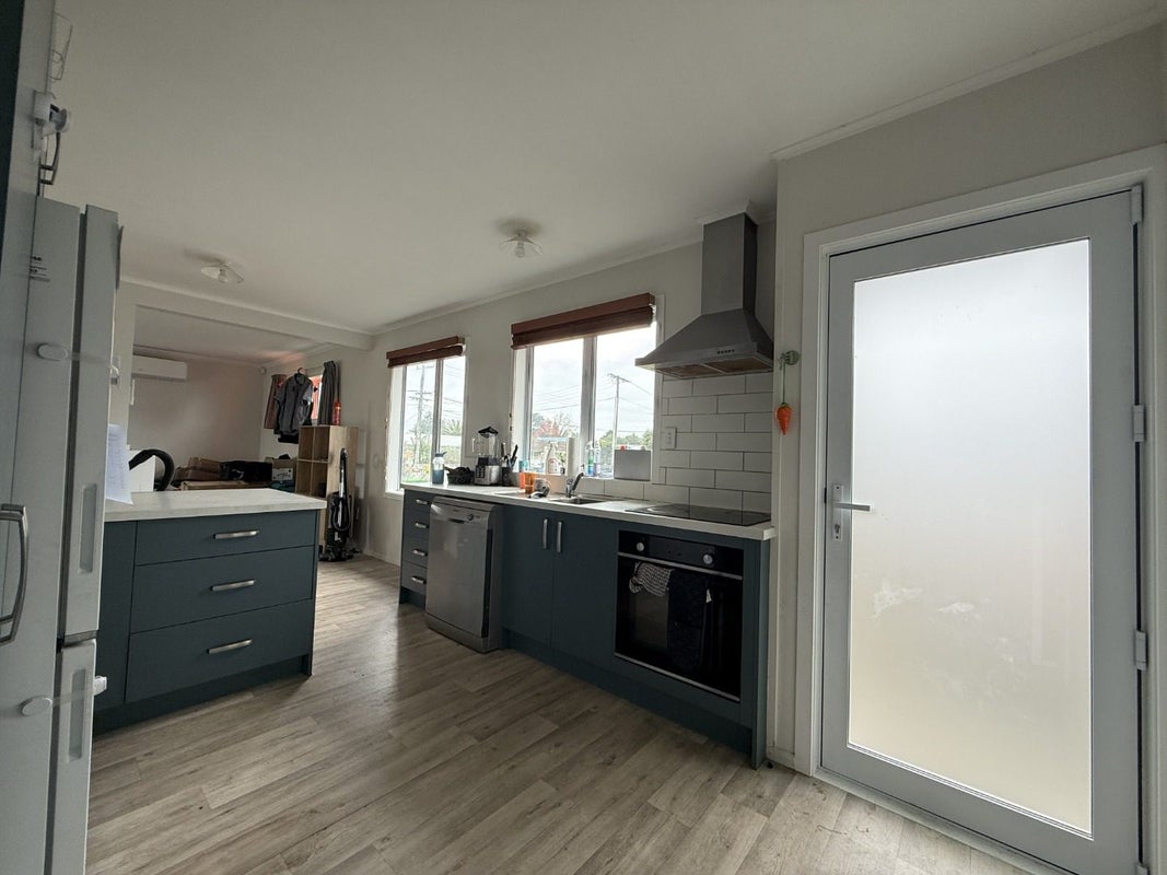 4 Tomin Road, Glenview, Hamilton - Carousel 2