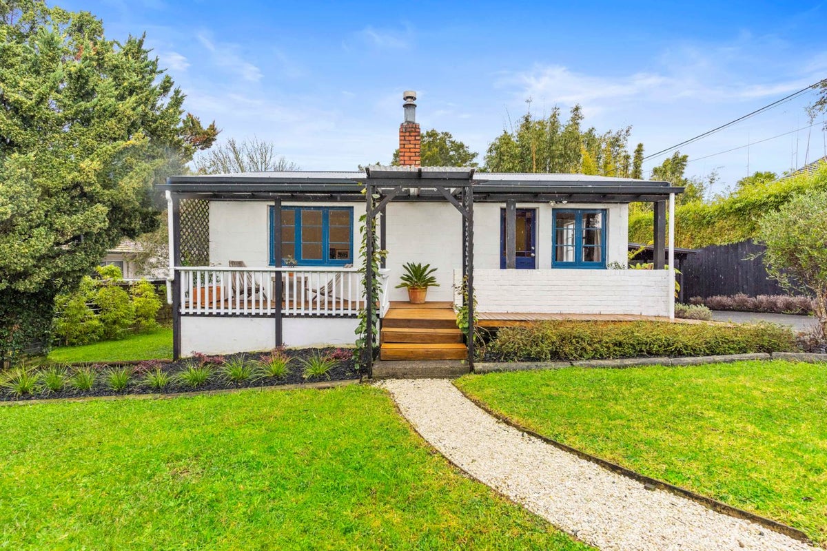 4 Withers Road, Glen Eden, Auckland - Carousel 1