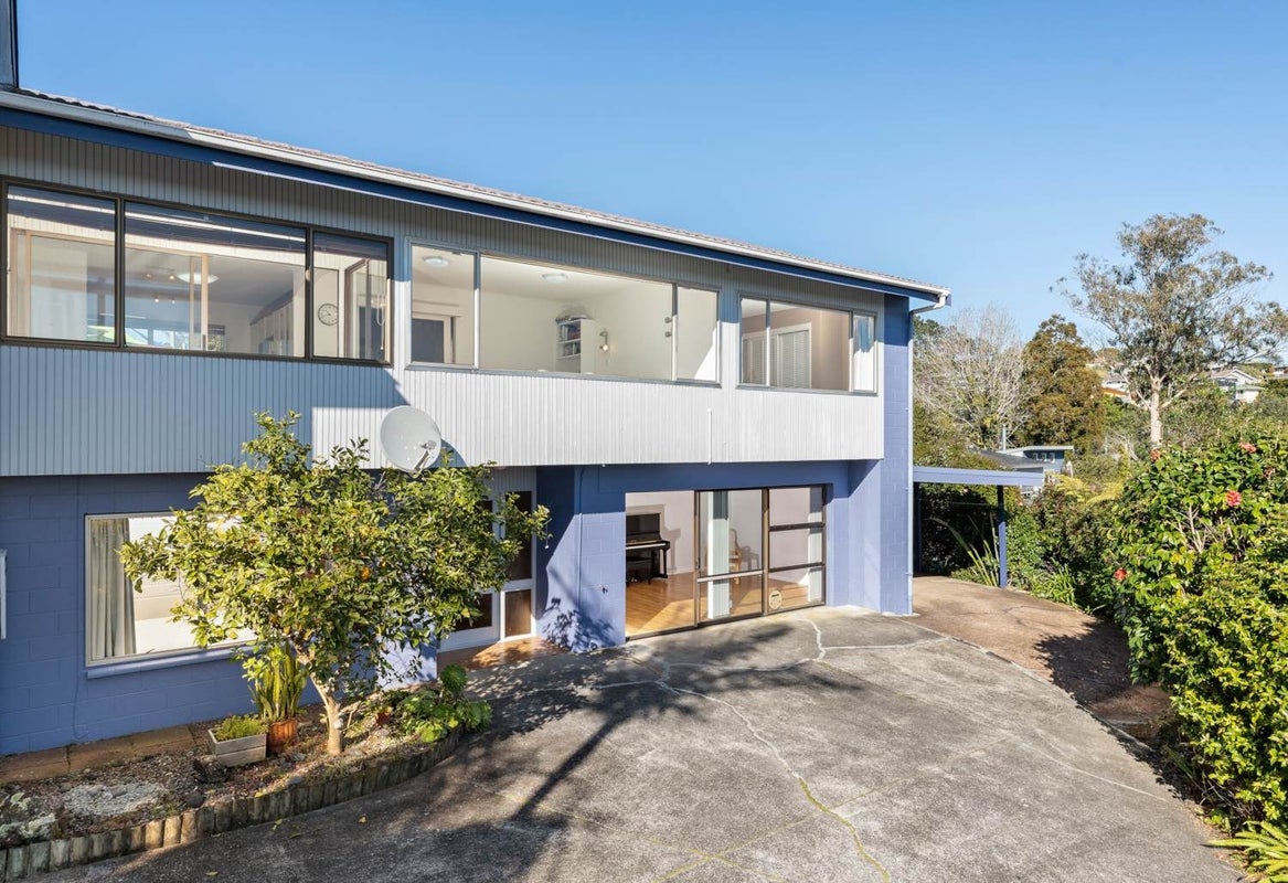 2/48 Mayfair Crescent, Mairangi Bay, Auckland - Carousel 1
