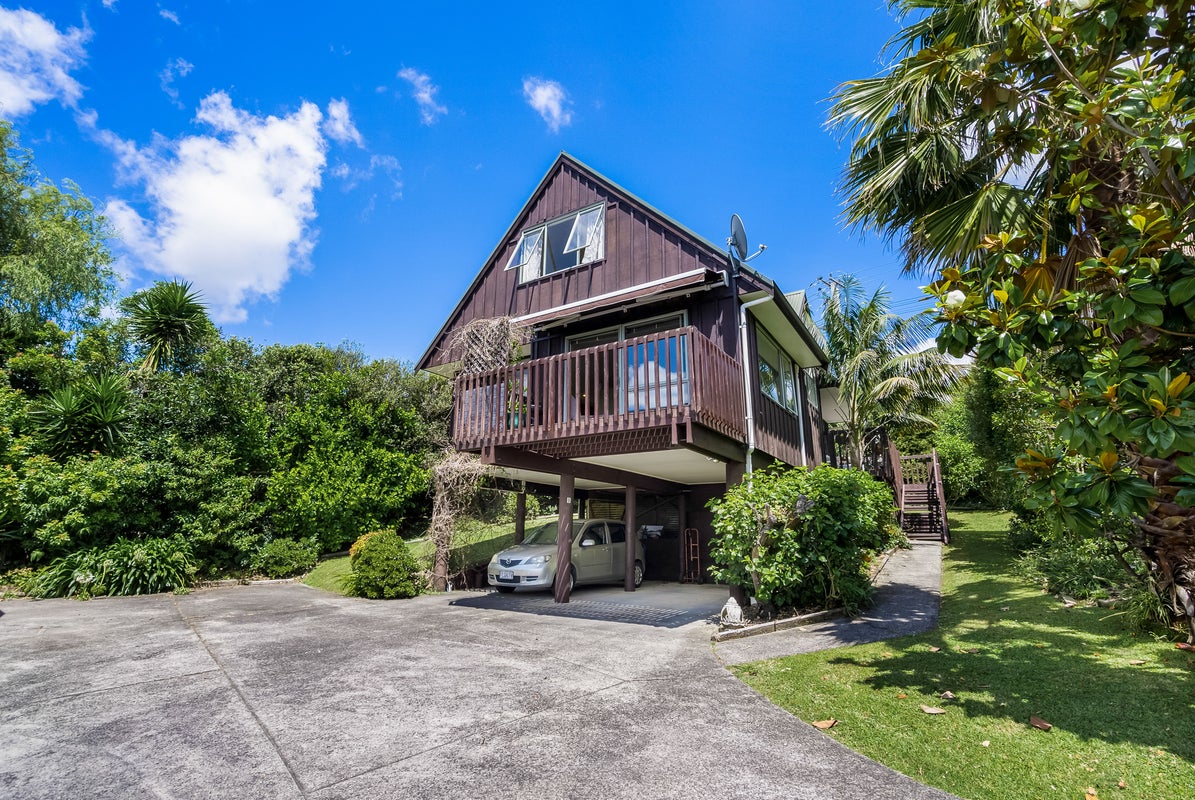 8 Greenview Lane, Red Beach, Whangaparaoa - Carousel 1