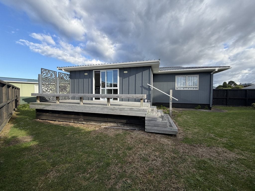 44 Athenree Road, Athenree, Katikati - Carousel 1