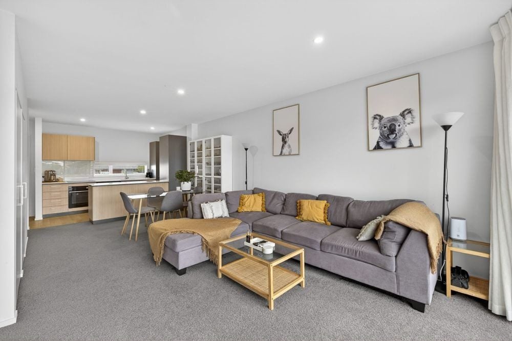 8 Sunshine Lane, New Brighton, Christchurch - Carousel 1