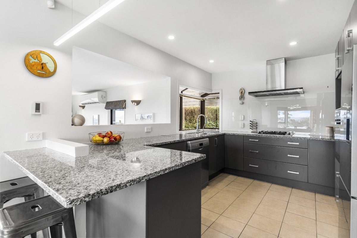 64 Marellen Drive, Red Beach, Whangaparaoa - Carousel 2
