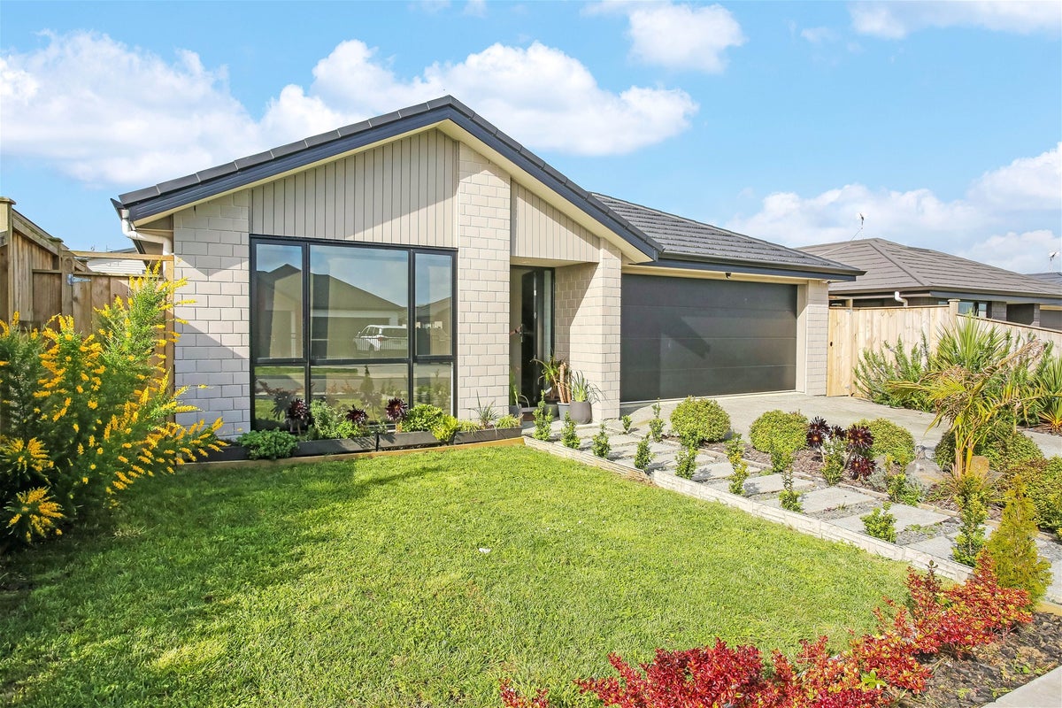 15 Lusitano Drive, Karaka, Papakura - Carousel 2
