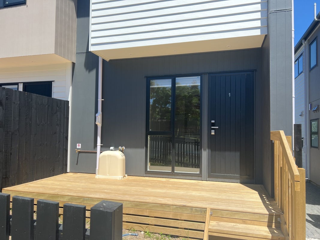 1 Benchmark Drive, Massey, Auckland - Carousel 9